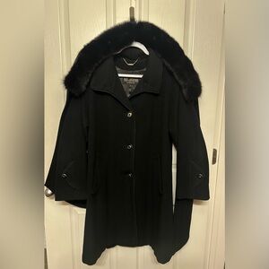 Luxury St. John Cashmere Wool Coat – Detachable Fur Trim Hood/Scarf